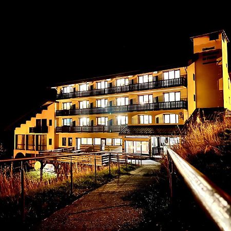 Hotel Le Piolet Сен-Мартен-дьо-Белвил Екстериор снимка