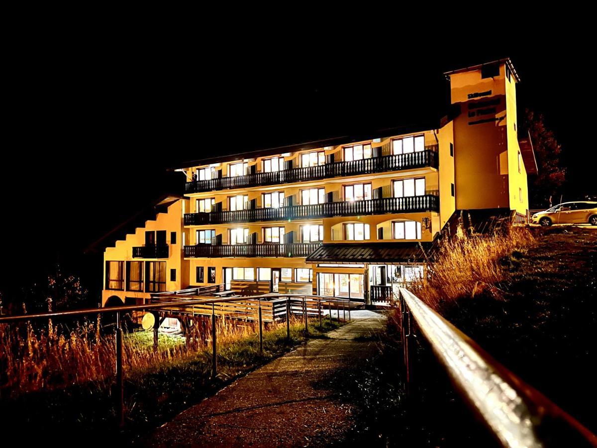 Hotel Le Piolet Сен-Мартен-дьо-Белвил Екстериор снимка